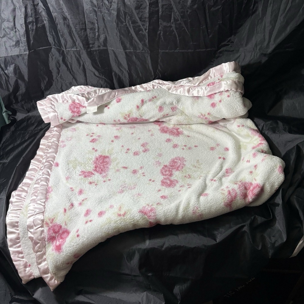 SHABBY CHIC Pink Rose Floral Plush Blanket Satin Ruffle Trim Cottagecore